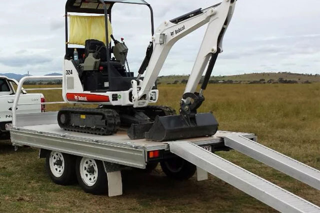 Flat Top Trailer for Transporting Machinery